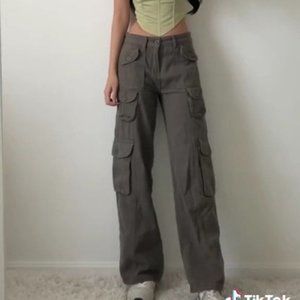 Washed Pocket Patched Cargo Jeans - EMMIOL - US 4